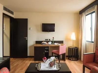 Hotel Lisboa מלון 4*
