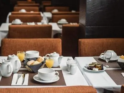 Hotel Lisboa מלון 4*