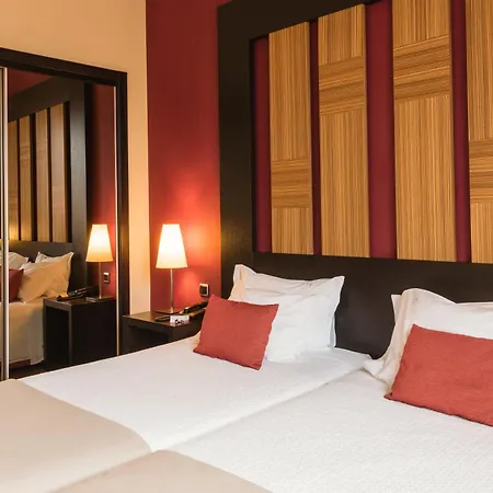 מלון Hotel Lisboa 4*
