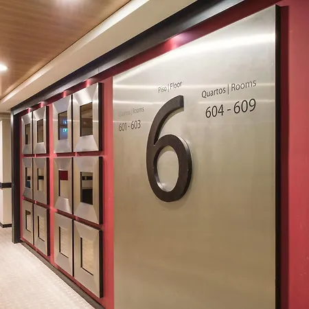 Hotel Lisboa מלון
